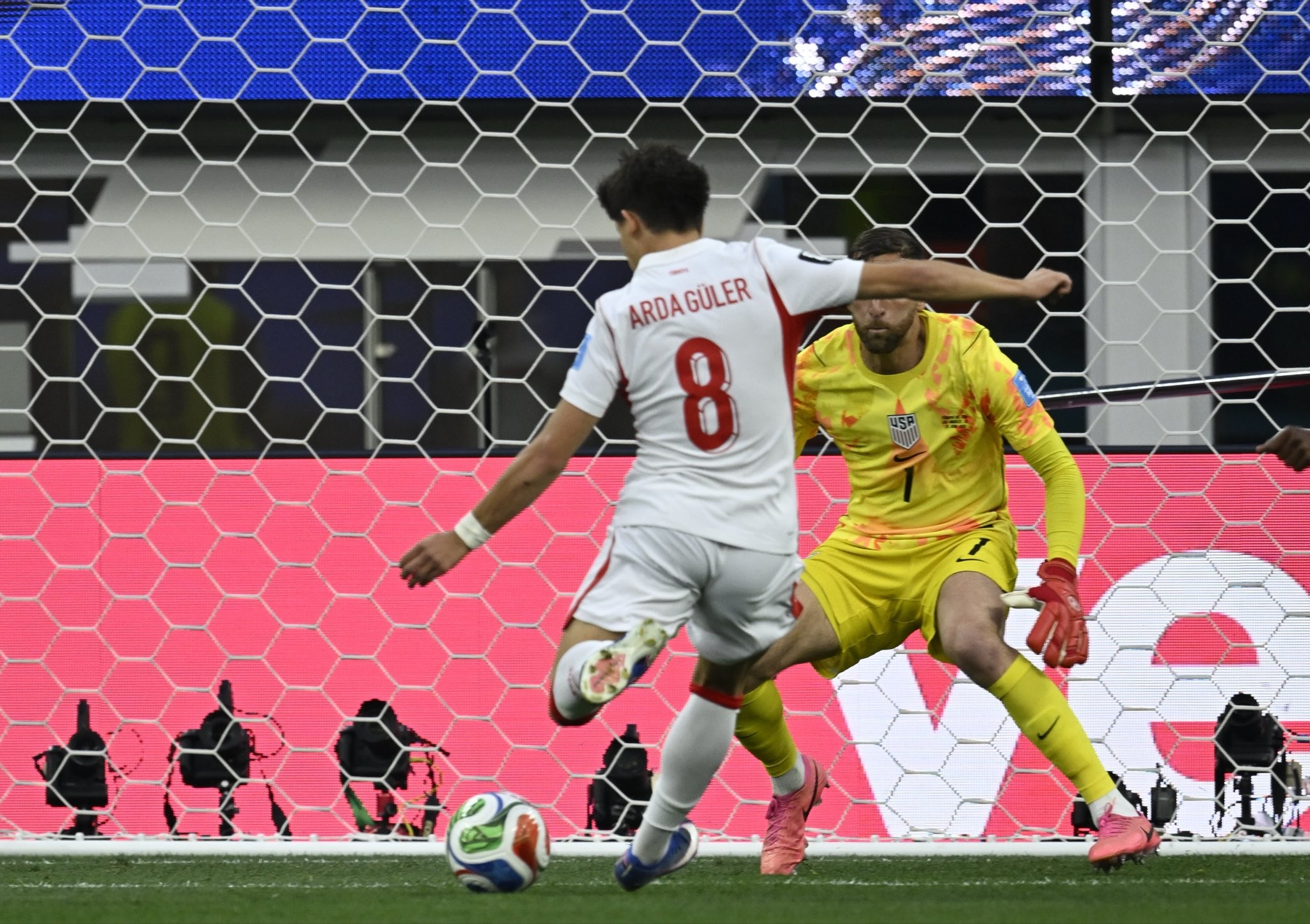 Belözoğlu'nun 2002'den kalan rekoru 2026'da Arda'nın golüyle tarihe karıştı